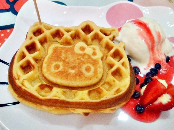 hello-kitty-waffle